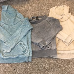 Roxy sweatshirt bundle size large, large, medium